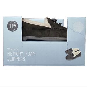 Memory foam slippers 